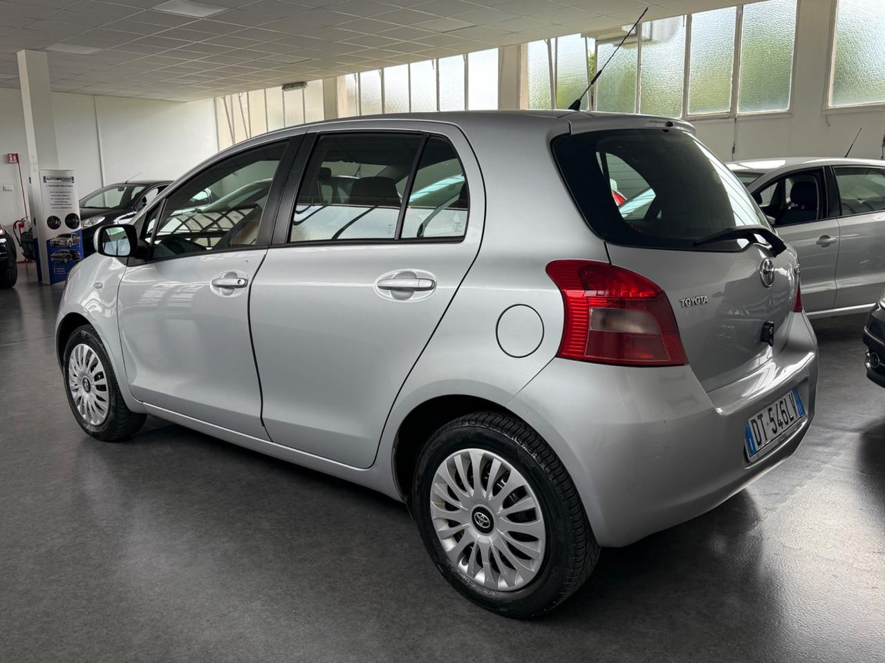 Toyota Yaris 1.0 5 porte Sol ok neopatentati