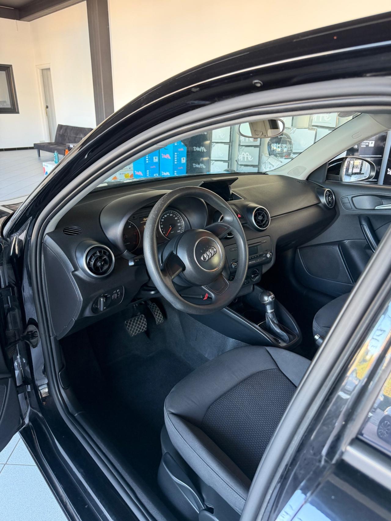 Audi A1 SportBack 1.6 TDI Attraction S-Tronic