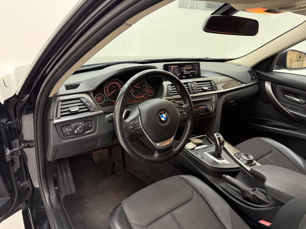 Bmw 320 320d xDrive Touring Luxury