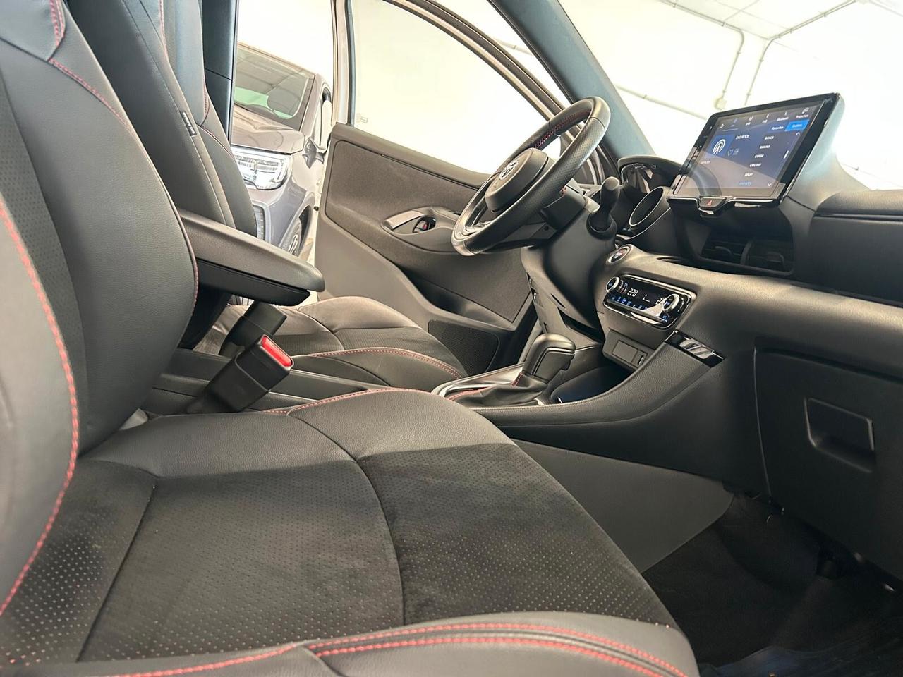 Toyota Yaris GR SPORT 1.5 Hybrid 5 porte UNICO PR.