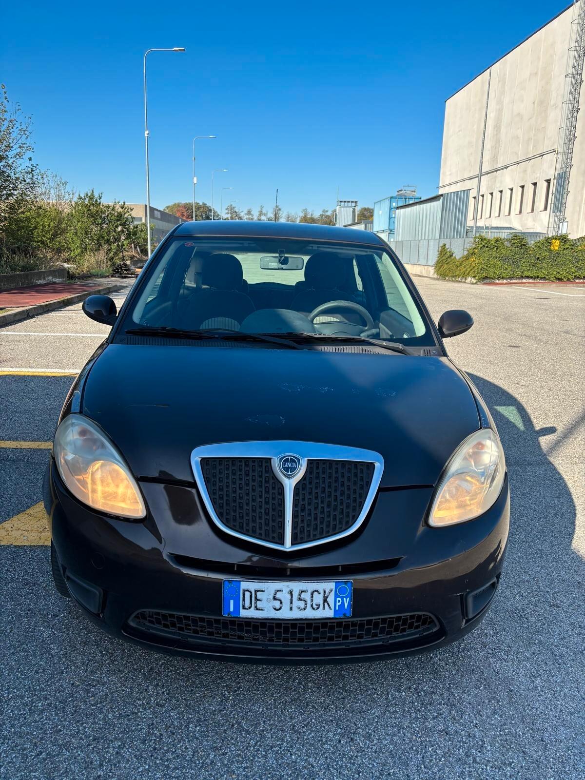 Lancia Ypsilon 1.3 MJT 75 CV Argento