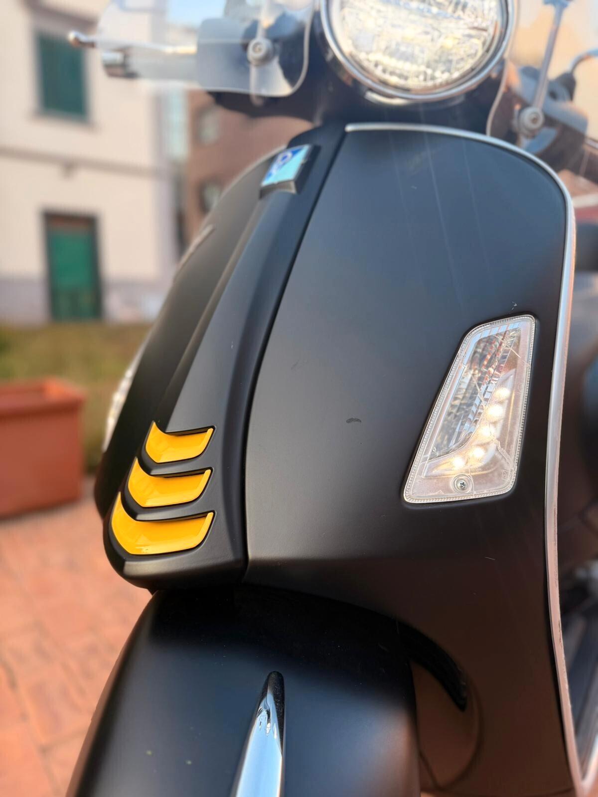 Piaggio Vespa 300 GTS hpe SUPER SPORT pari a nuovo