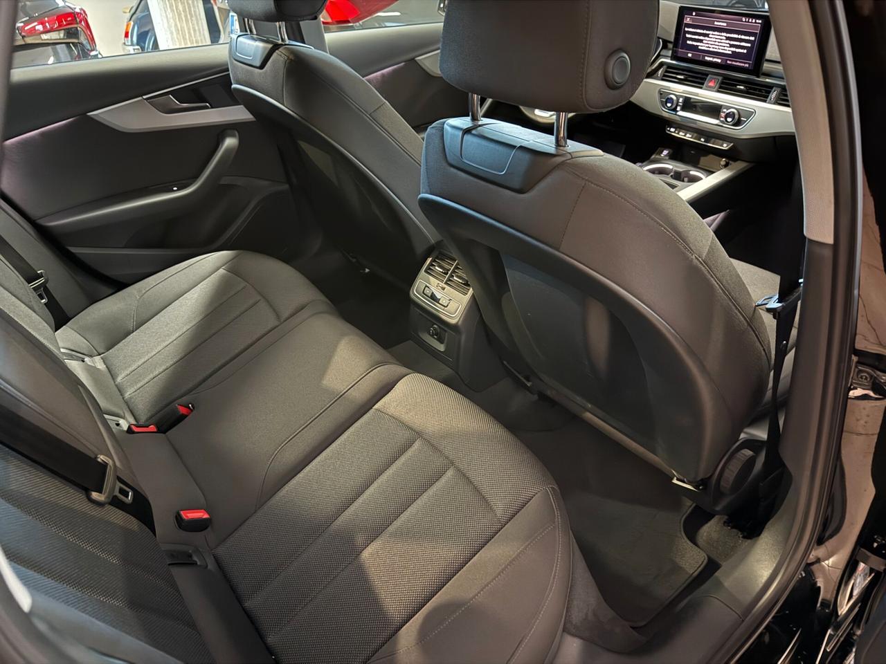 Audi A4 Avant 30 TDI/136 CV S tronic line edition