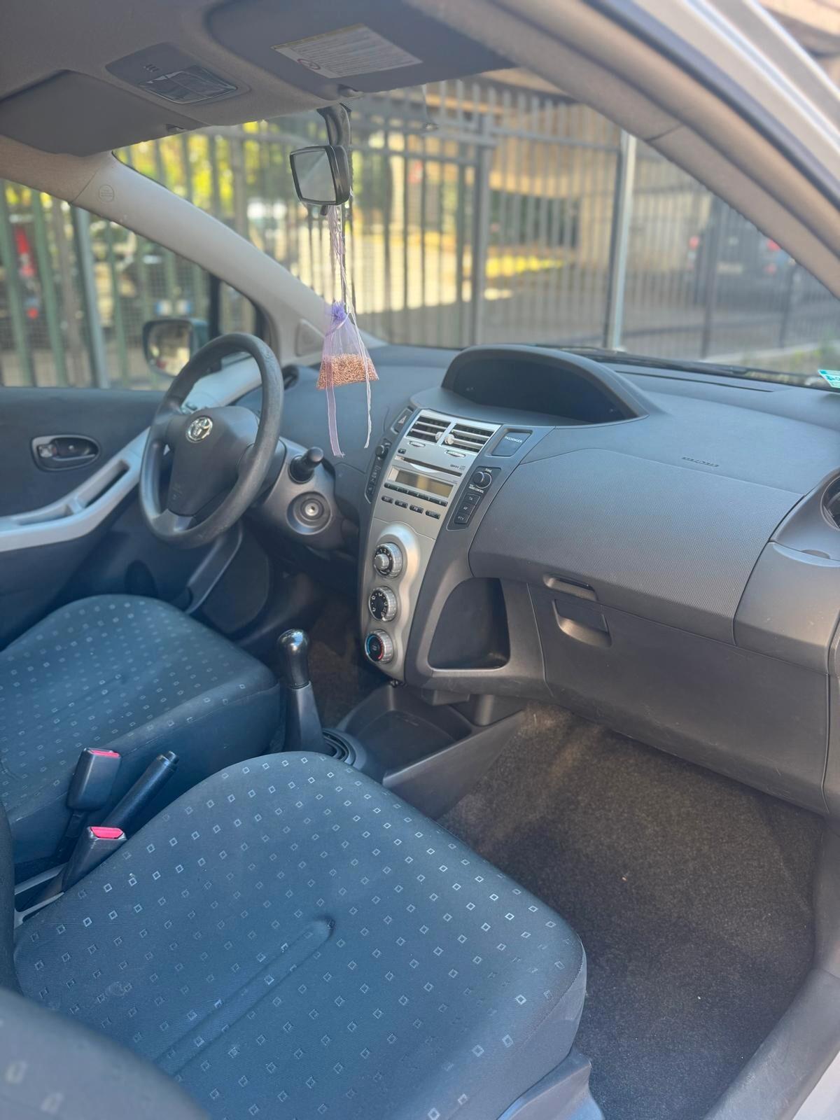 Toyota Yaris Verso 1.3i 16V cat Luna '03