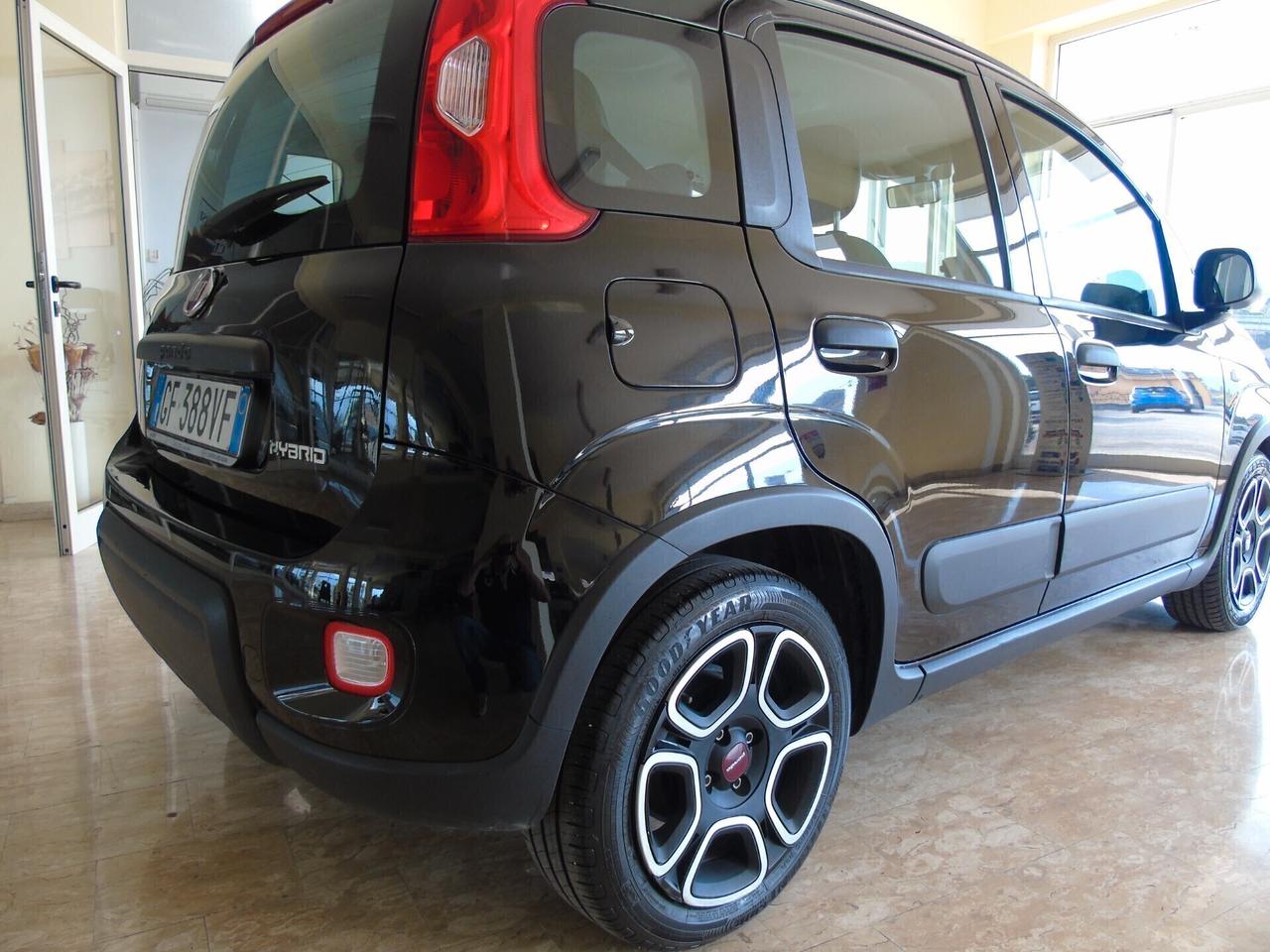 New Fiat Panda Hybrid City Cross (SCONTO ECOBONUS)