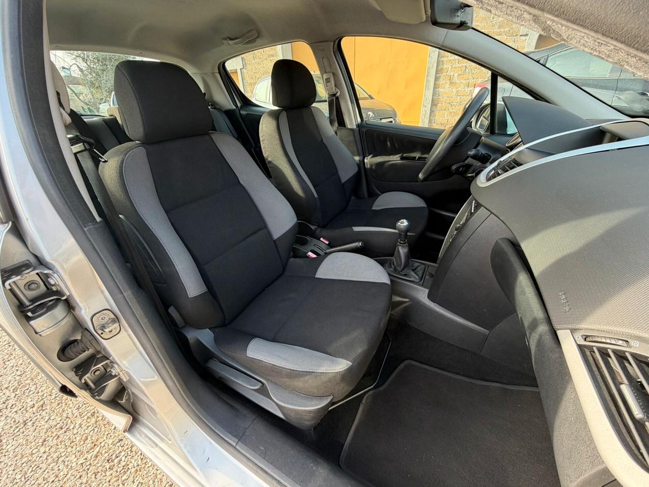 Peugeot 207 SOLO 60.000 KM OK NEOPATENTATI