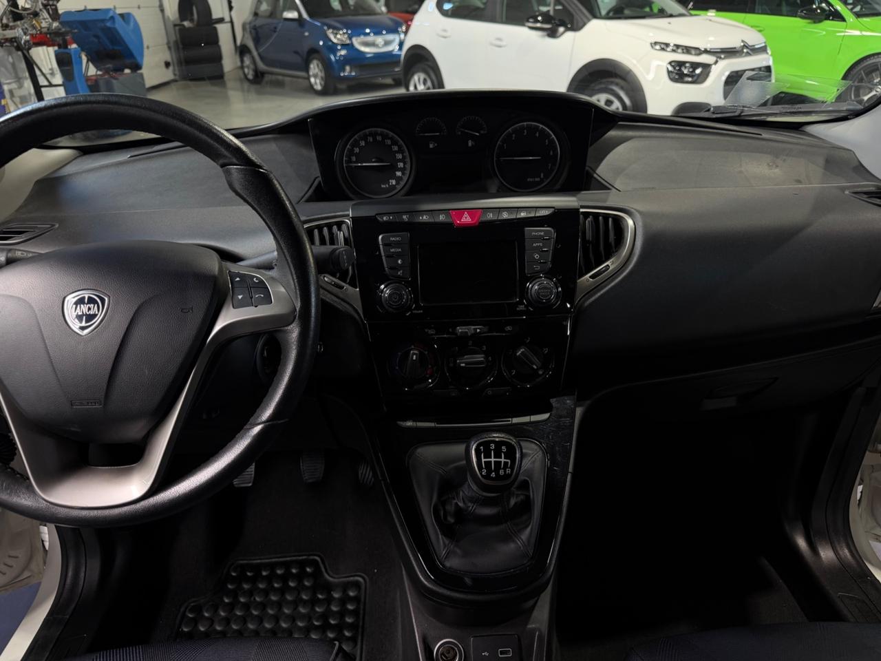 Lancia Ypsilon 1.0 FireFly 5 porte S&S Hybrid Ecochic Gold
