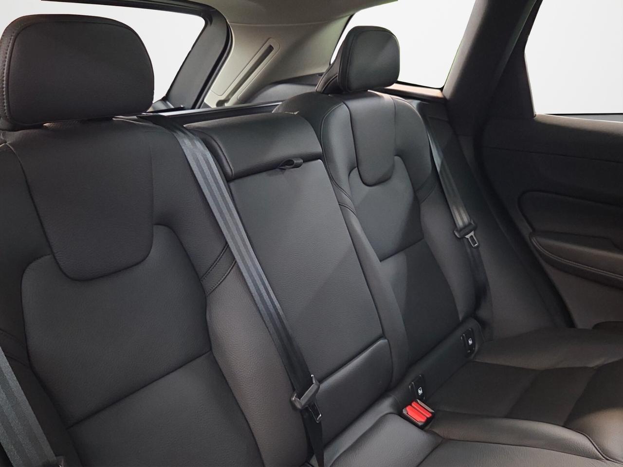 Volvo XC60 B4 (d) AWD automatico Plus Bright