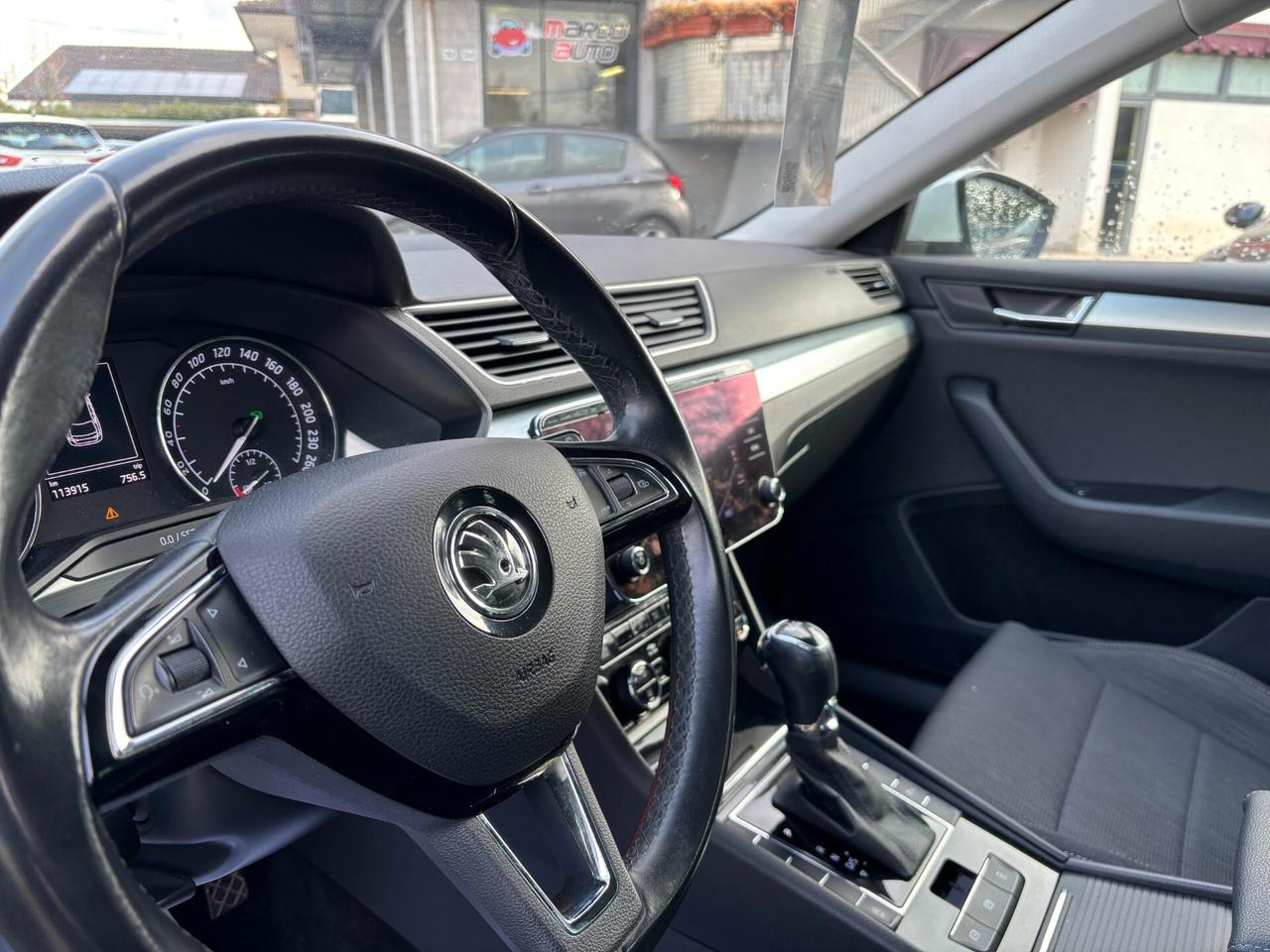 Skoda Superb 1.6 TDI Cambio Automatico Neopatentati