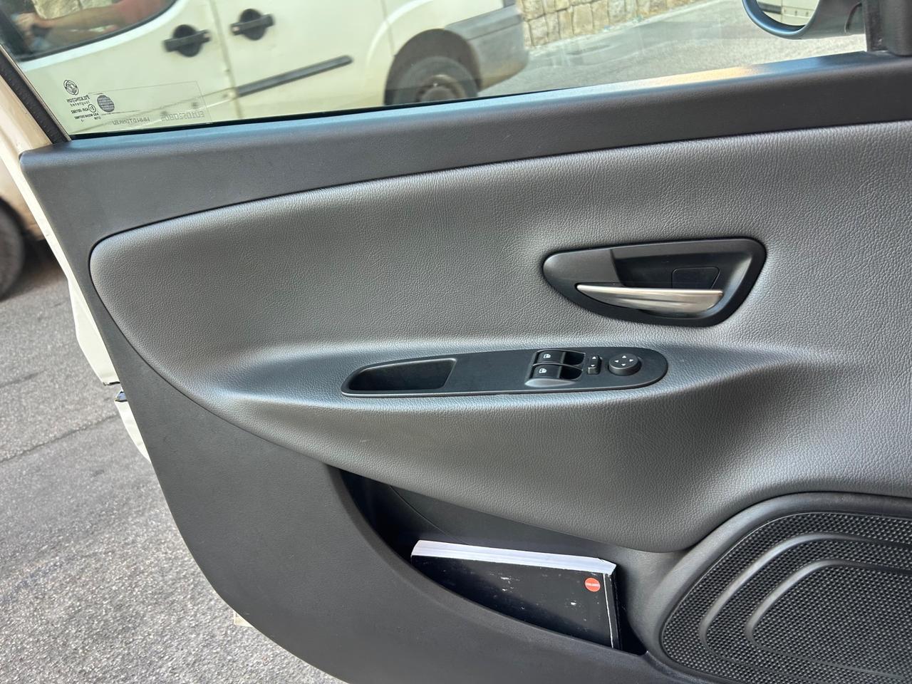 Lancia Ypsilon 1.3 MJT 16V 95 CV 5 porte S&S Platinum