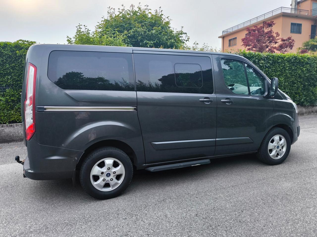 FORD TOURNEO CUSTOM – TITANIUM-2016- EURO 6-GANCIO TRAINO