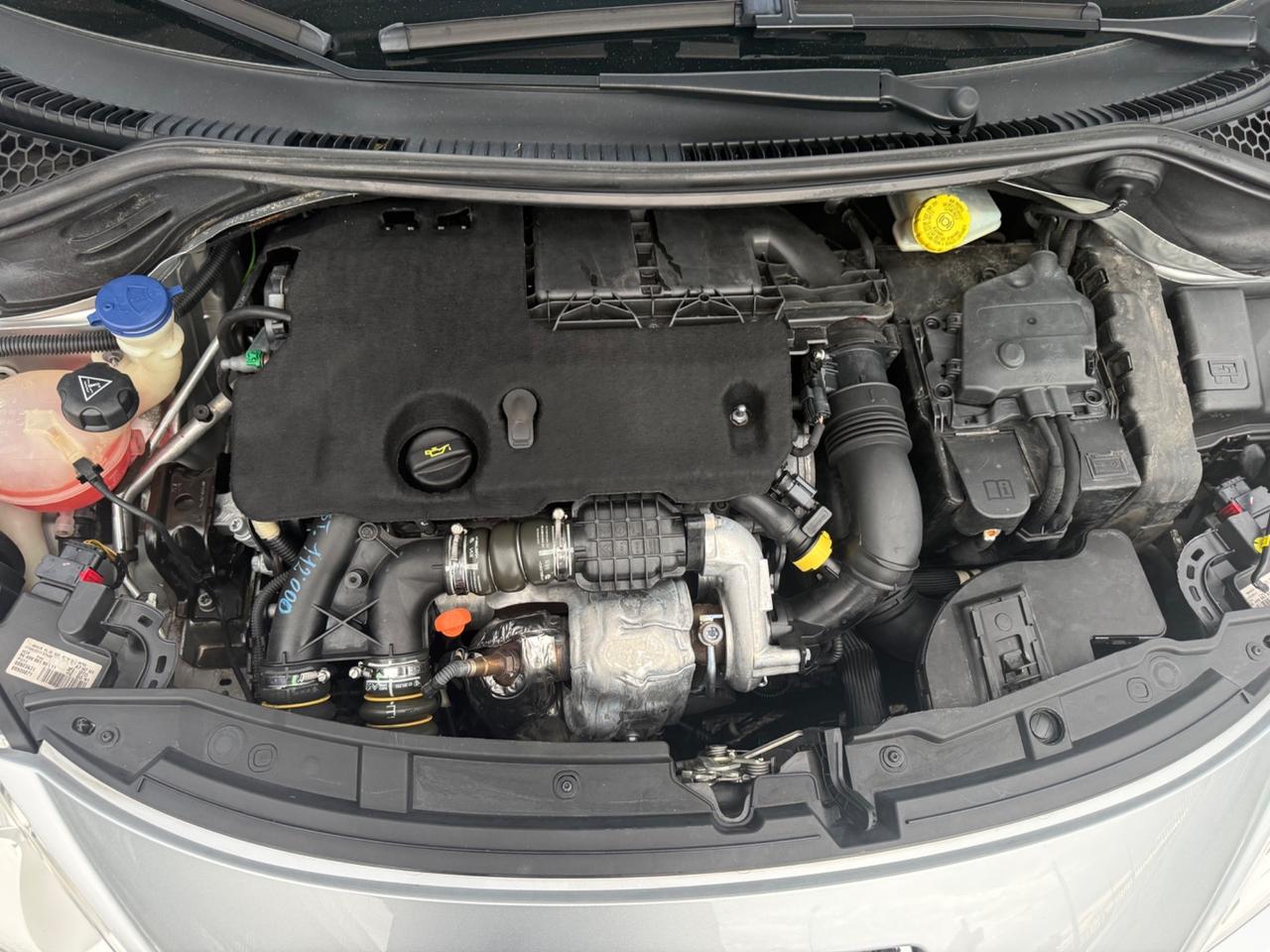 Peugeot 207 1.6 8V HDi 93CV SW Ciel Allure