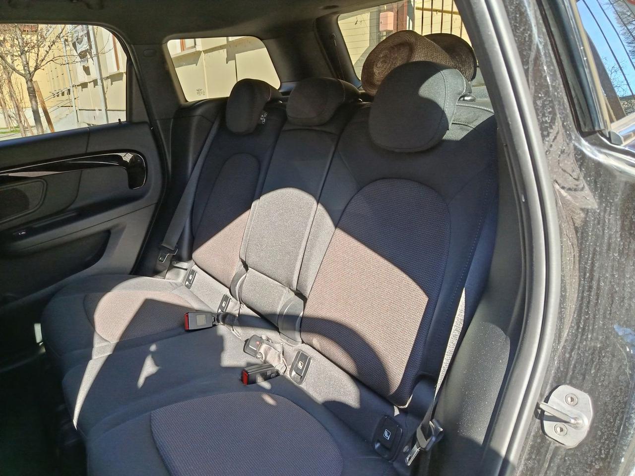 Mini Cooper Countryman Baker Street Edition #9408