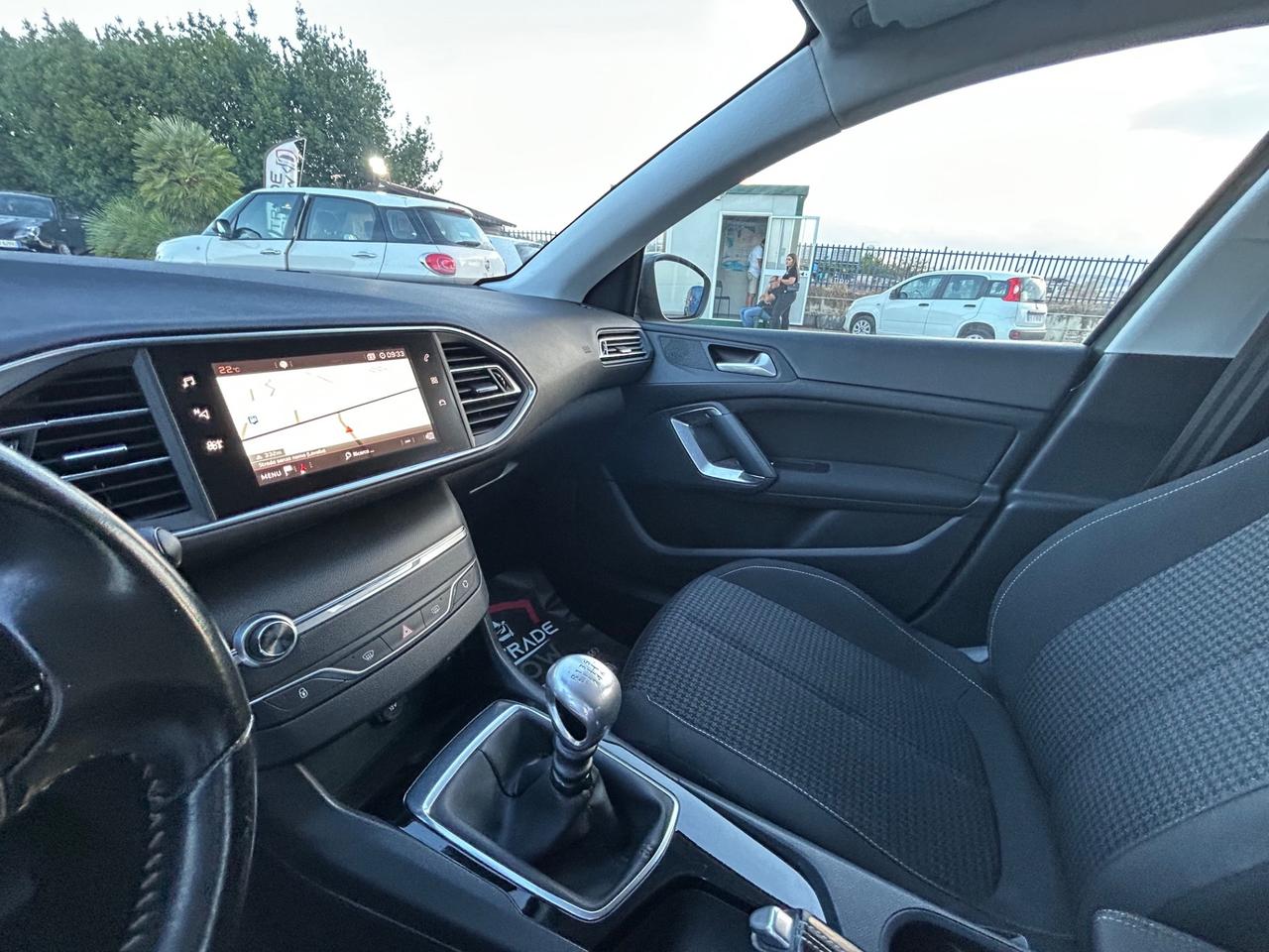 Peugeot 308 BlueHDi 130 S&S Business