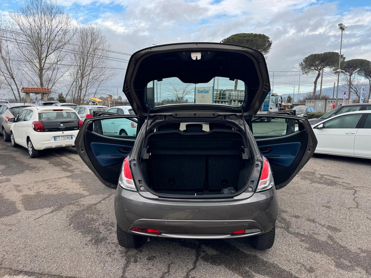 Lancia Ypsilon 1.2 BENZ NEOPTENTATI 2017