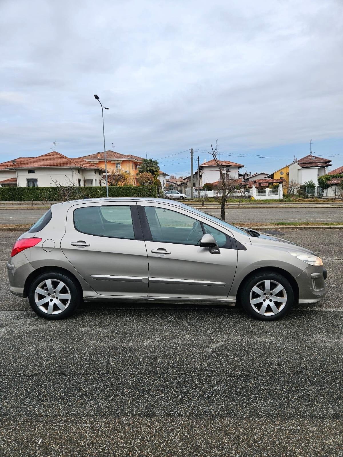 Peugeot 308 NEOPATENTATI