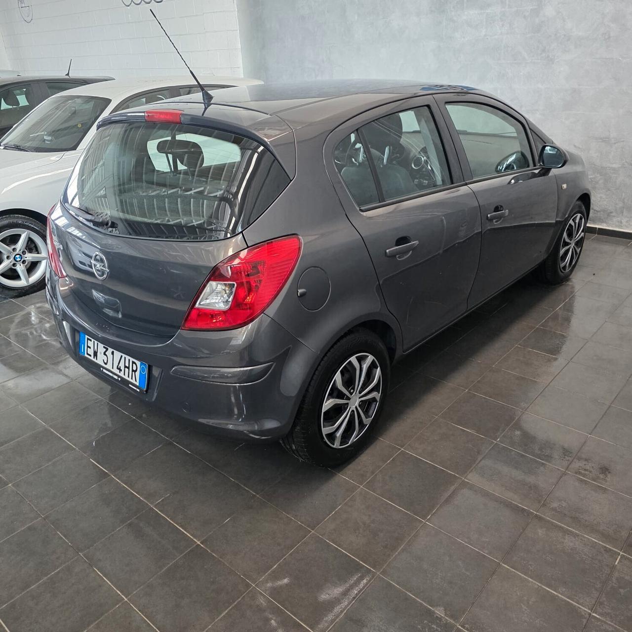 Opel Corsa 1.2 5 porte NEOPATENTATI+PELLE