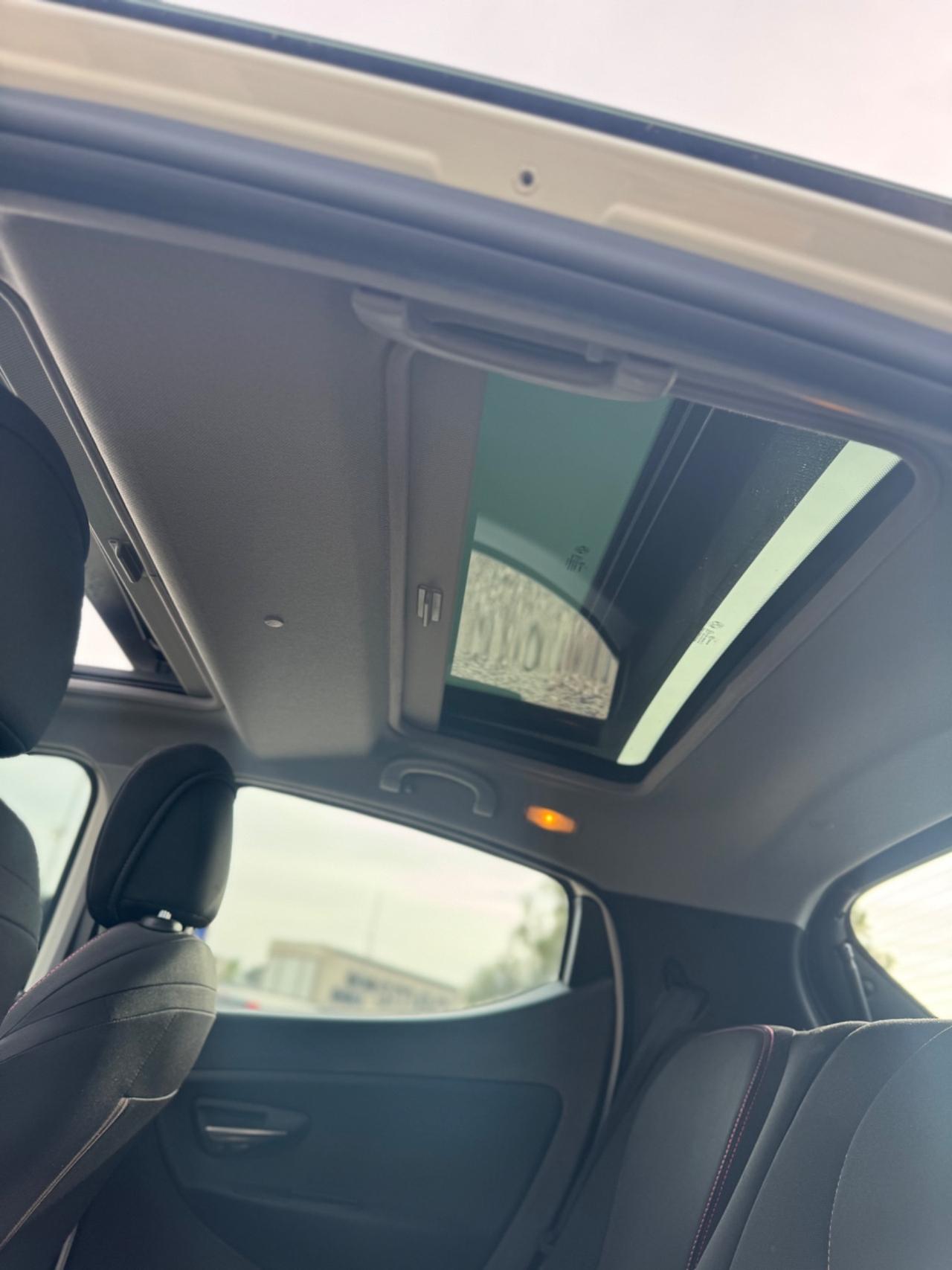 Lancia Ypsilon 1.2 69 CV Elefantino rosa tetto apribile