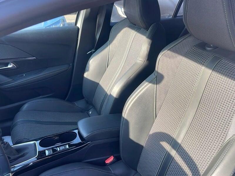 Peugeot 208 II 2019 1.5 bluehdi GT s&s 100cv