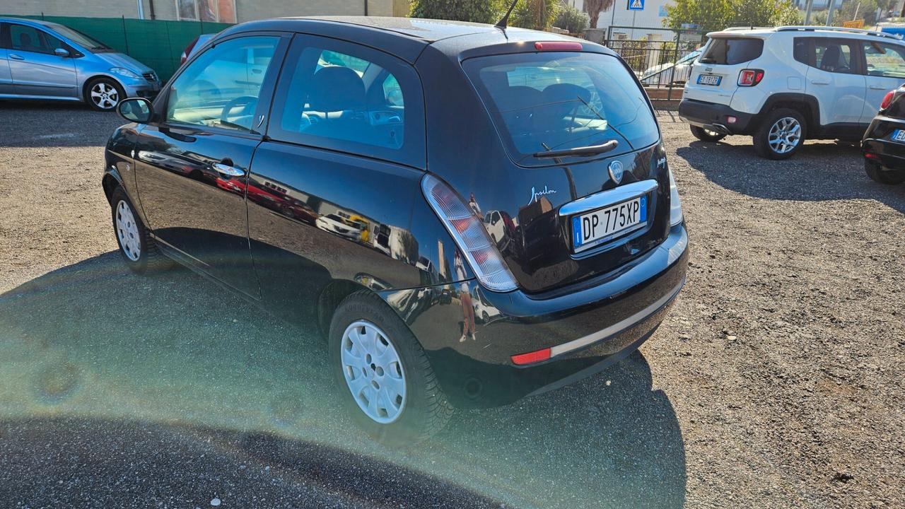 Lancia Ypsilon 1.3 MJT 90 CV Platino