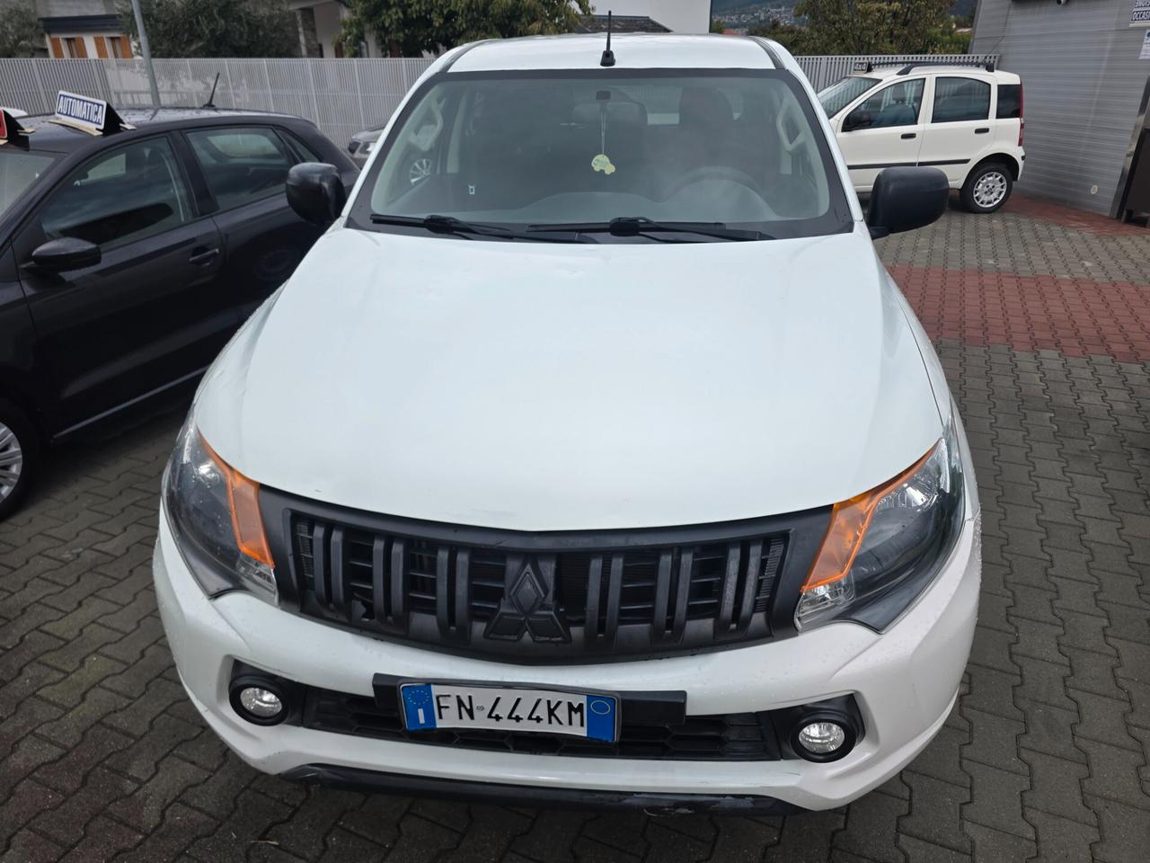 Mitsubishi L200 Autocarro preparata e garantito 12 mesi