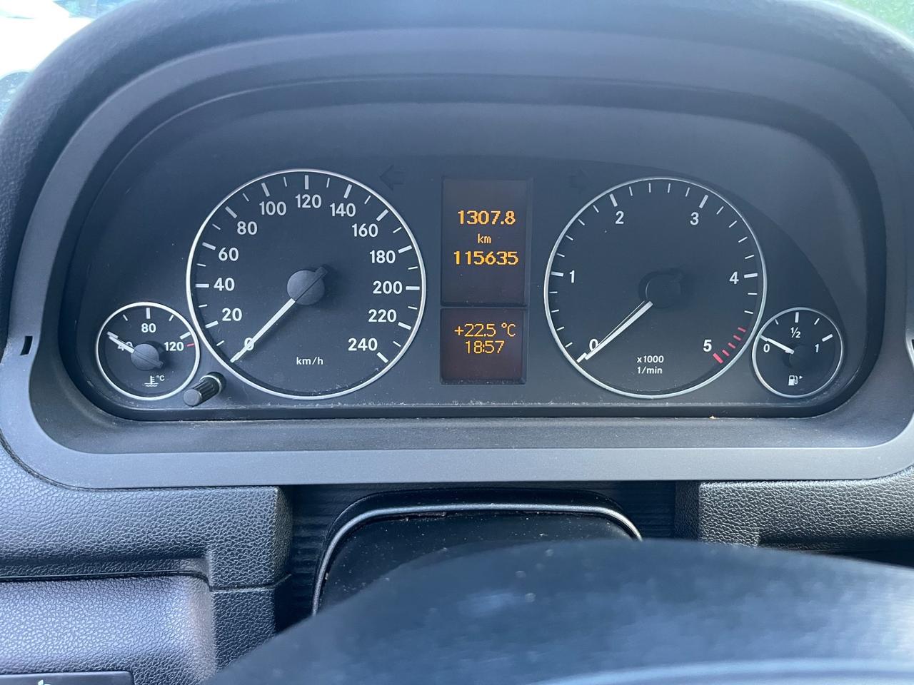 Mercedes-benz A 160 CDI BlueEFFICIENCY Executive