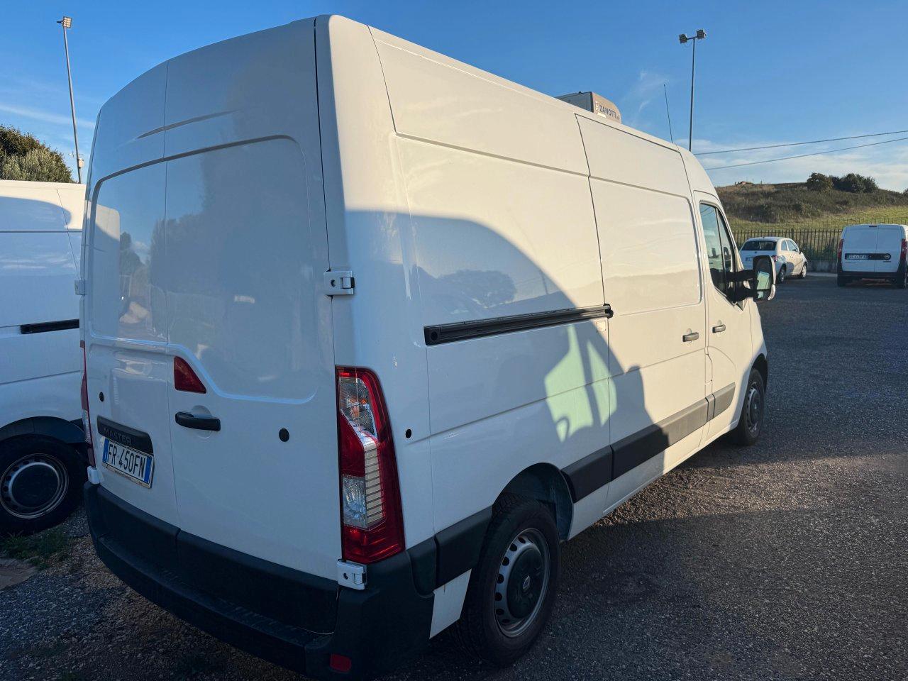 RENAULT Master T33 2.3 dci 130cv L2H3 E6 ISOTERMICO FRIGO FNAX