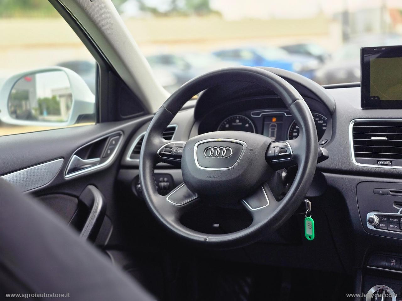 AUDI Q3 2.0 TDI Business