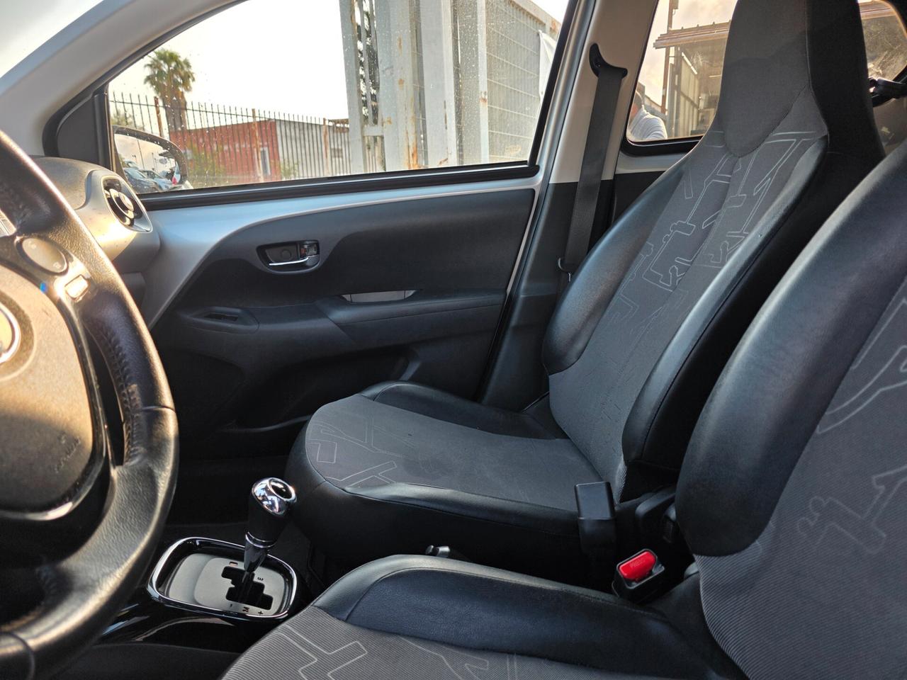 Toyota Aygo 1.0 VVT-i 72 CV 5 porte x-clusiv MMT