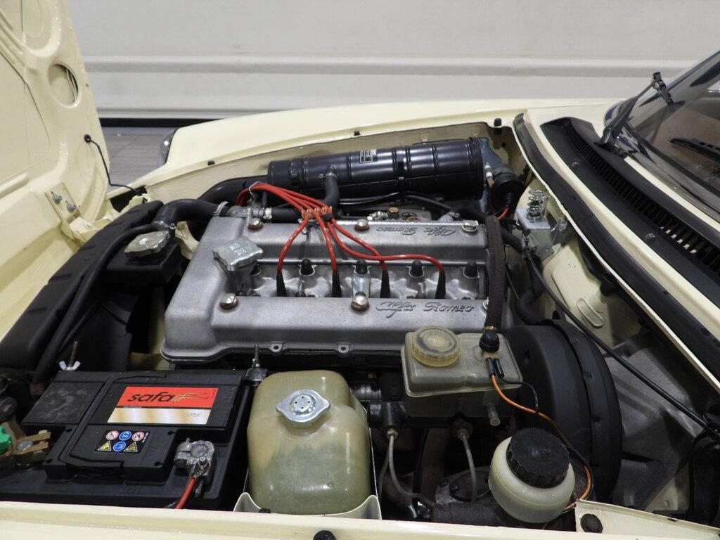 Alfa Romeo Spider 1.6