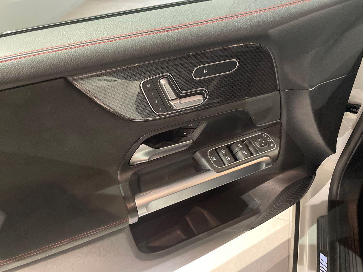 Mercedes-Benz GLB - X247 2019 - GLB AMG 35 4matic auto