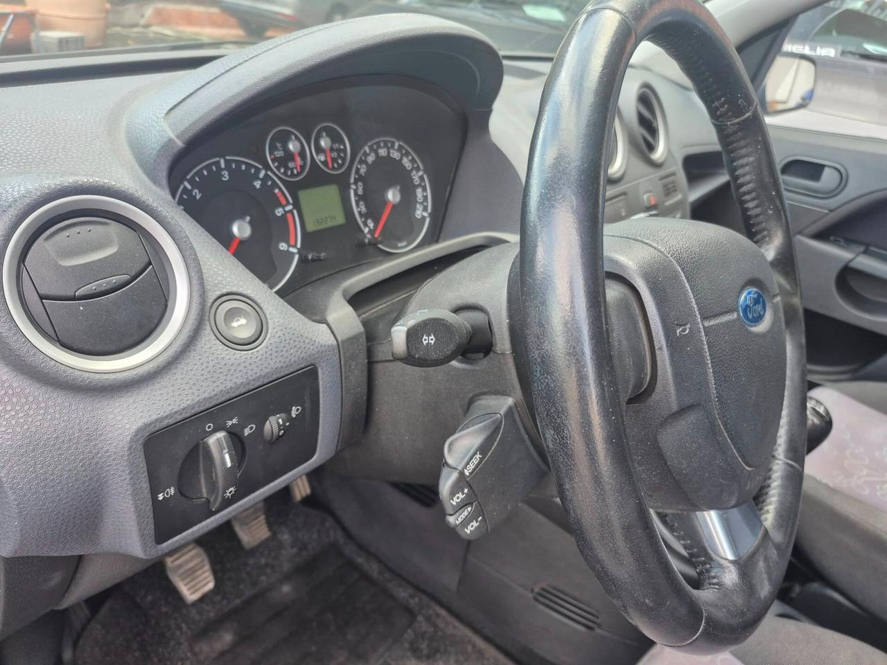 Ford Fiesta 1.4 TDCi 5p. Titanium