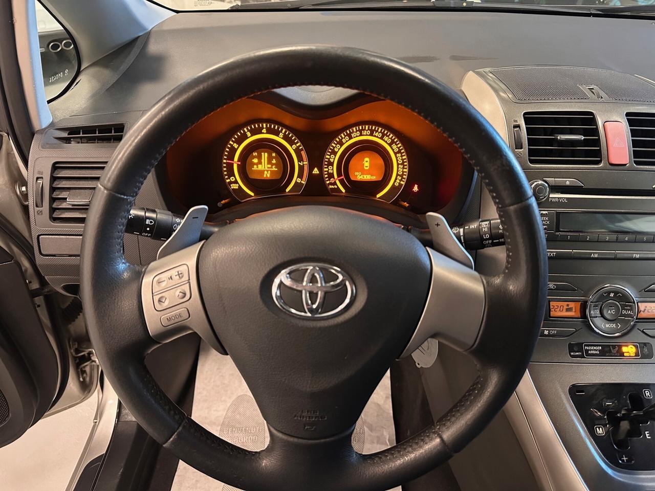 TOYOTA AURIS 1.6 BENZINA AUTOMATICA (64000KM)
