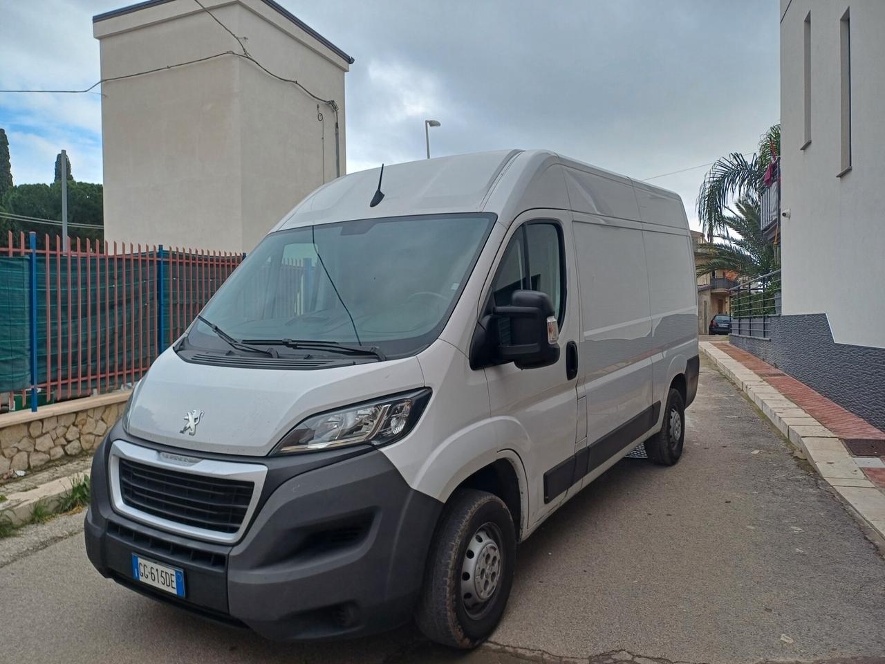 Peugeot boxer L2H2 anno 2021