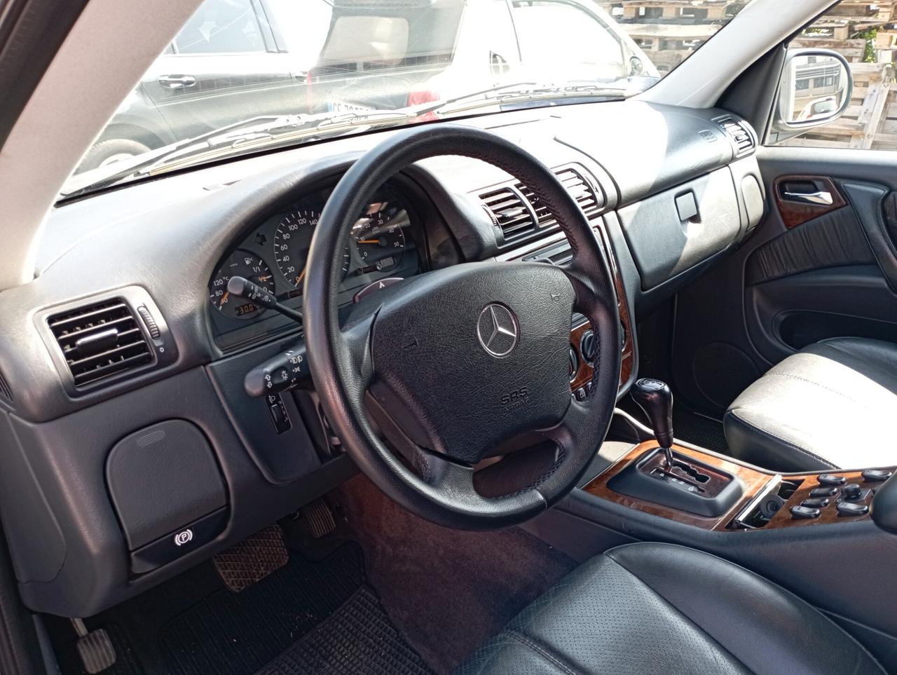 Mercedes-benz ML 270 7 POSTI