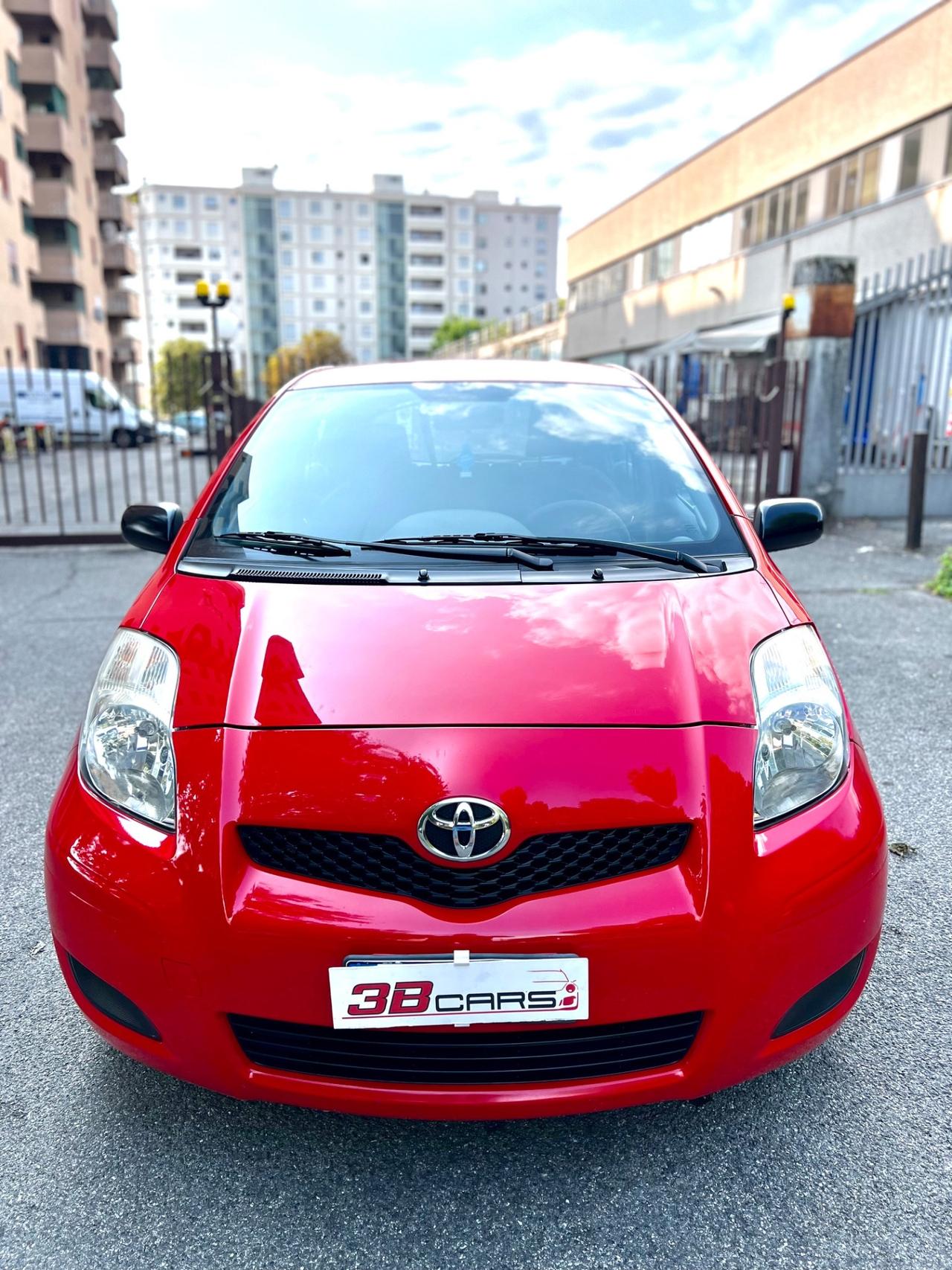 Toyota Yaris 1.0 benzina €5 OK NEOPATENTATI