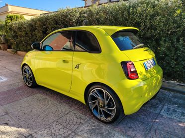 Abarth 500e Scorpionissima