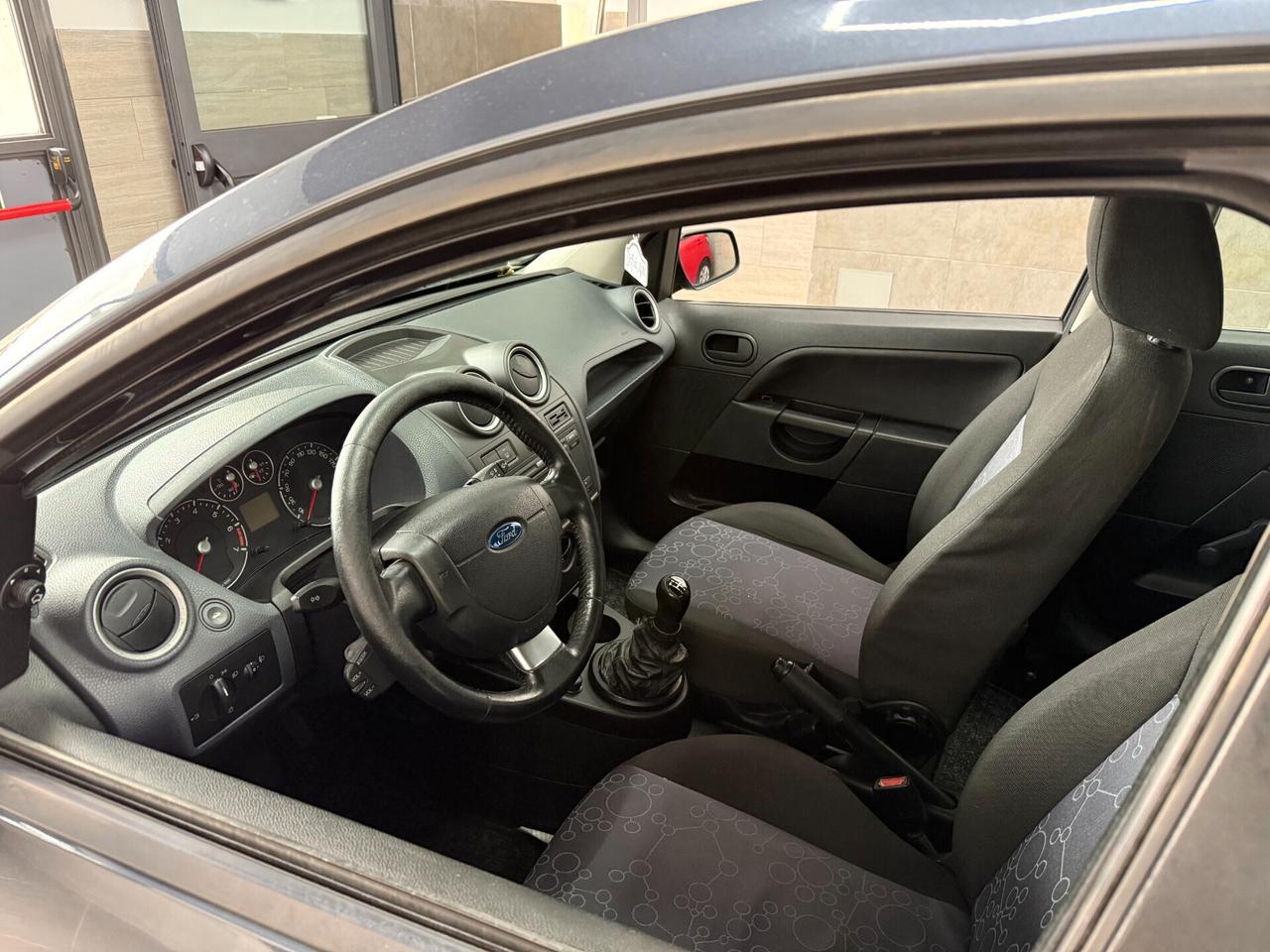 Ford Fiesta 1.2 16V 5p. Ghia