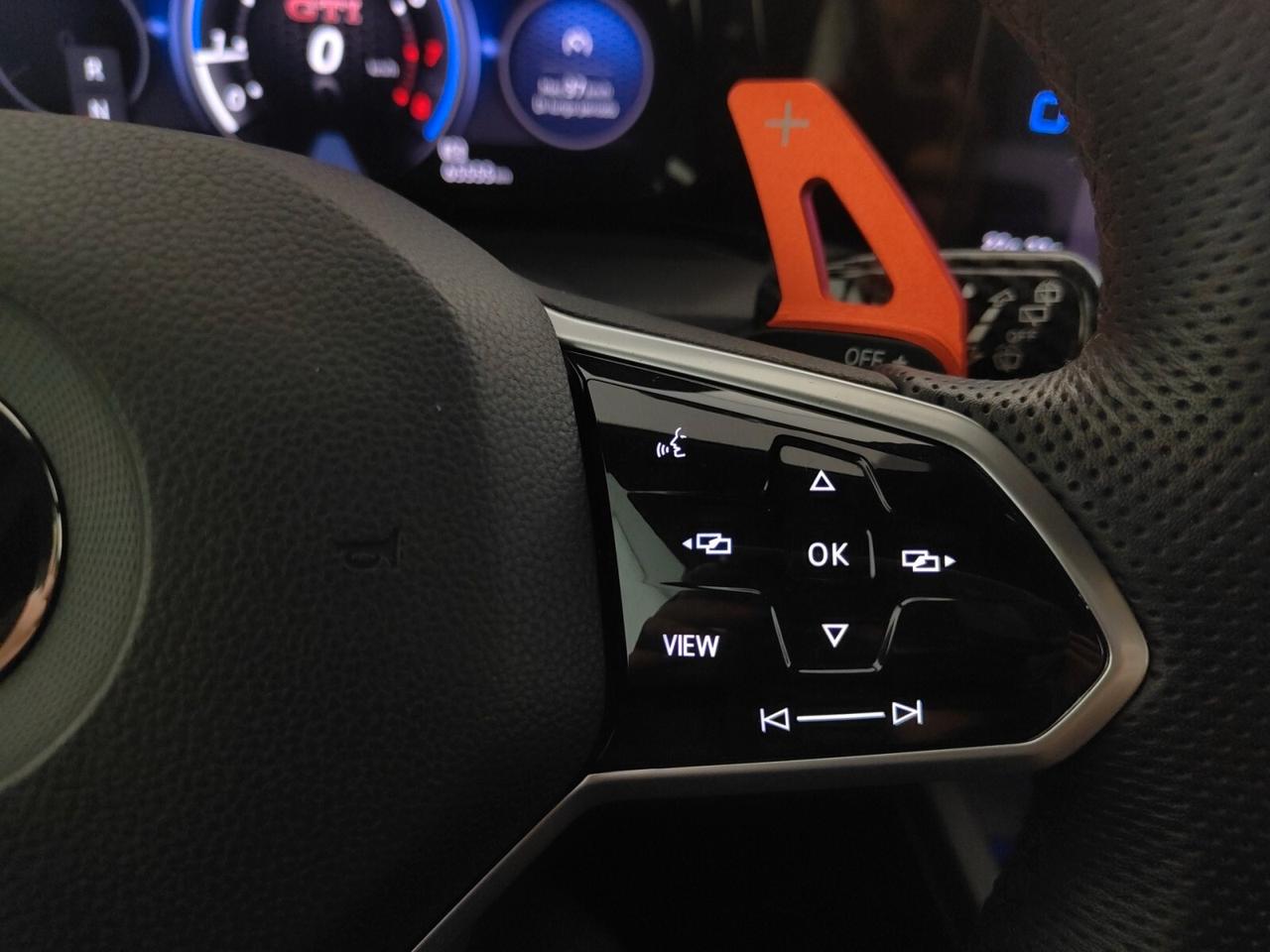 Volkswagen Golf GTI 2.0 TSI DSG