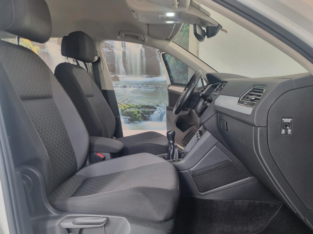 Volkswagen Tiguan 1.6 TDI SCR R-Line, TELECAMERA, UNICOPROPRIETARIO