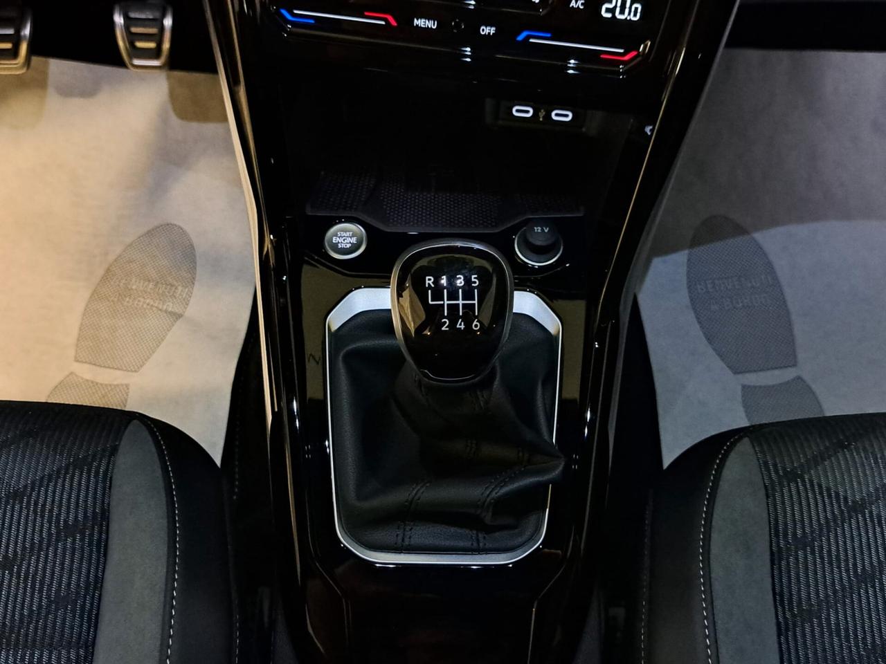 Volkswagen T-Roc 1500 TSI ACT R-Line Plus OPACA