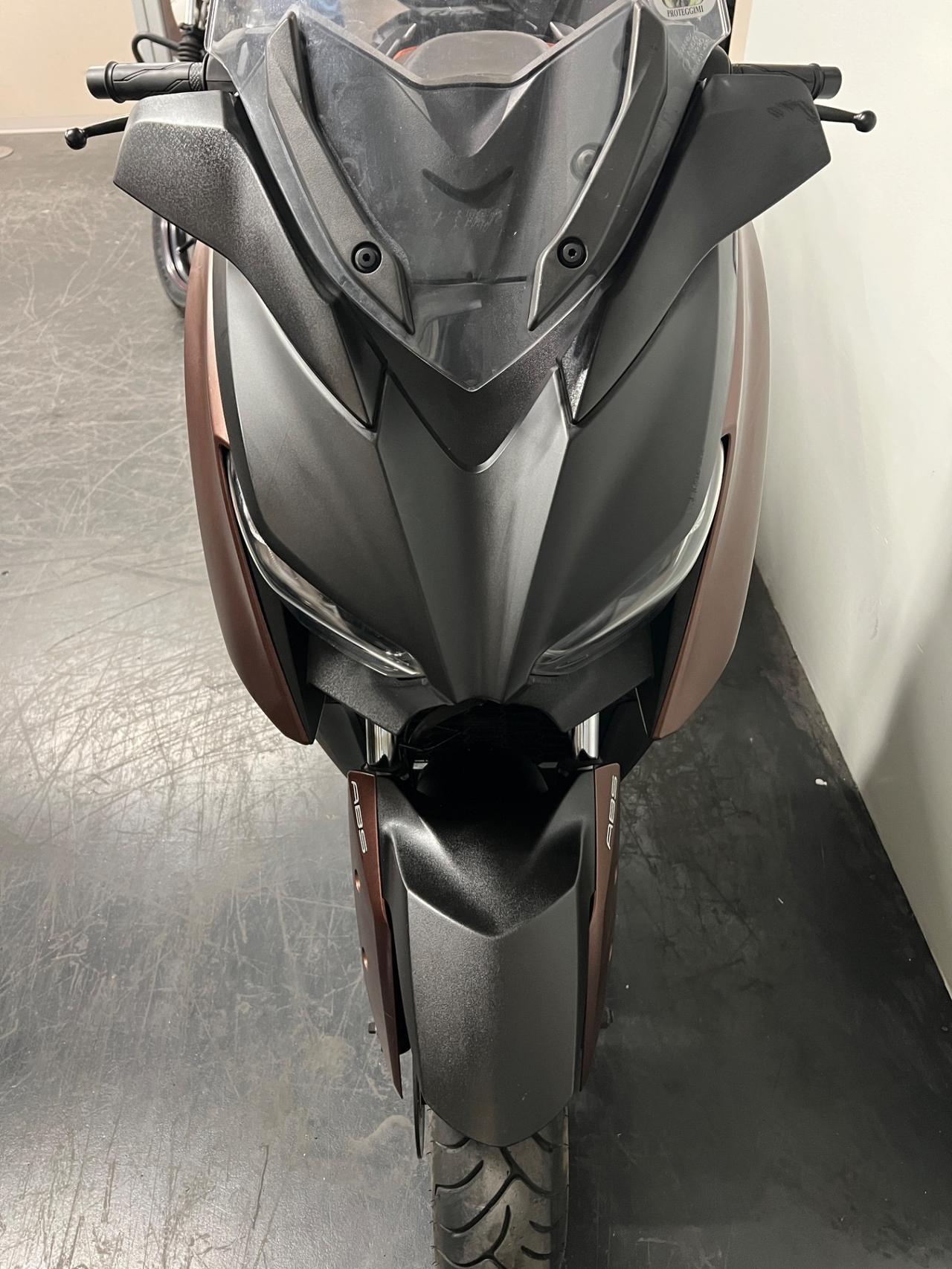 Yamaha X-Max 300