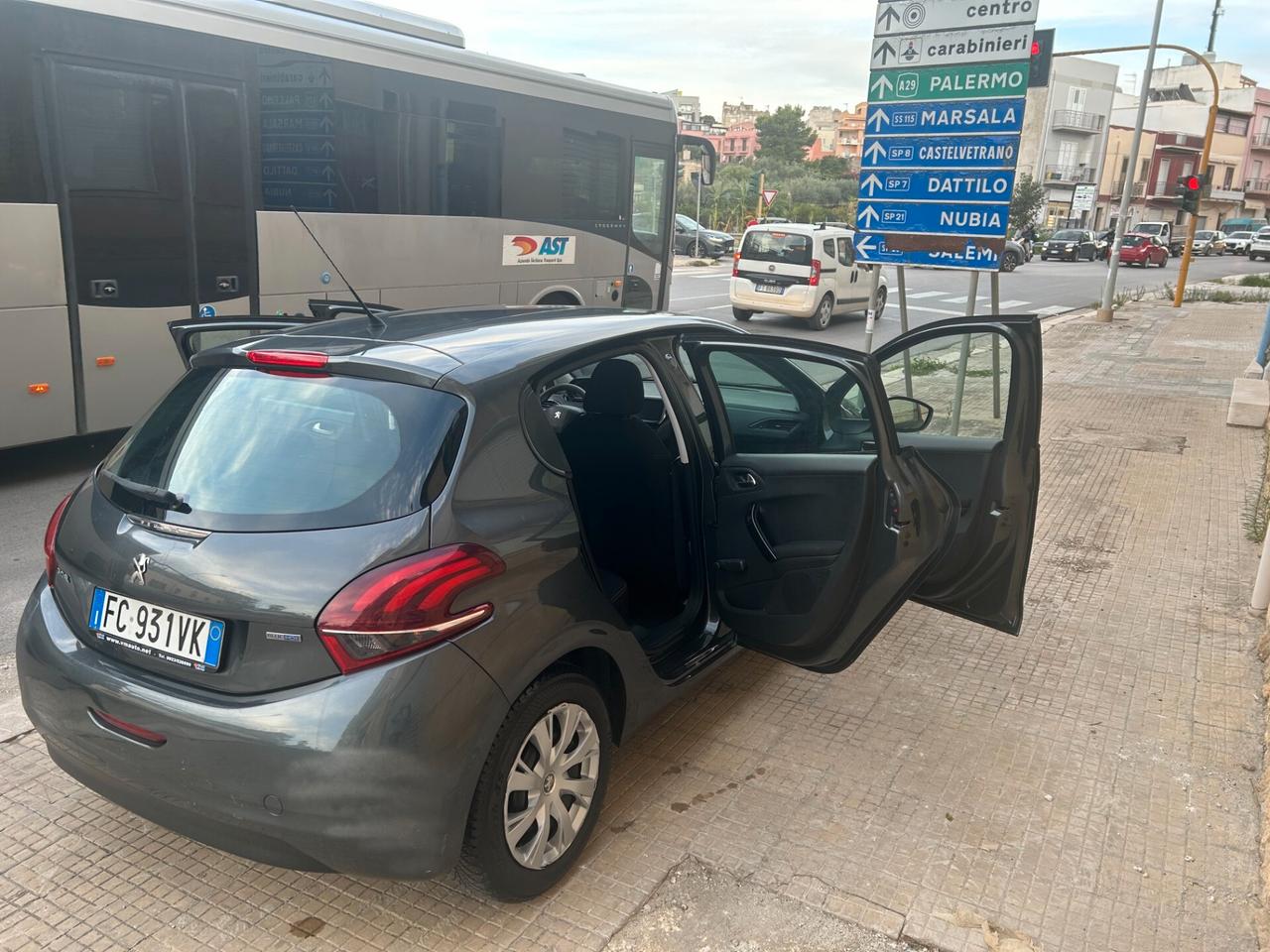 Peugeot 208 BlueHDi 75 S&S 5 porte Active