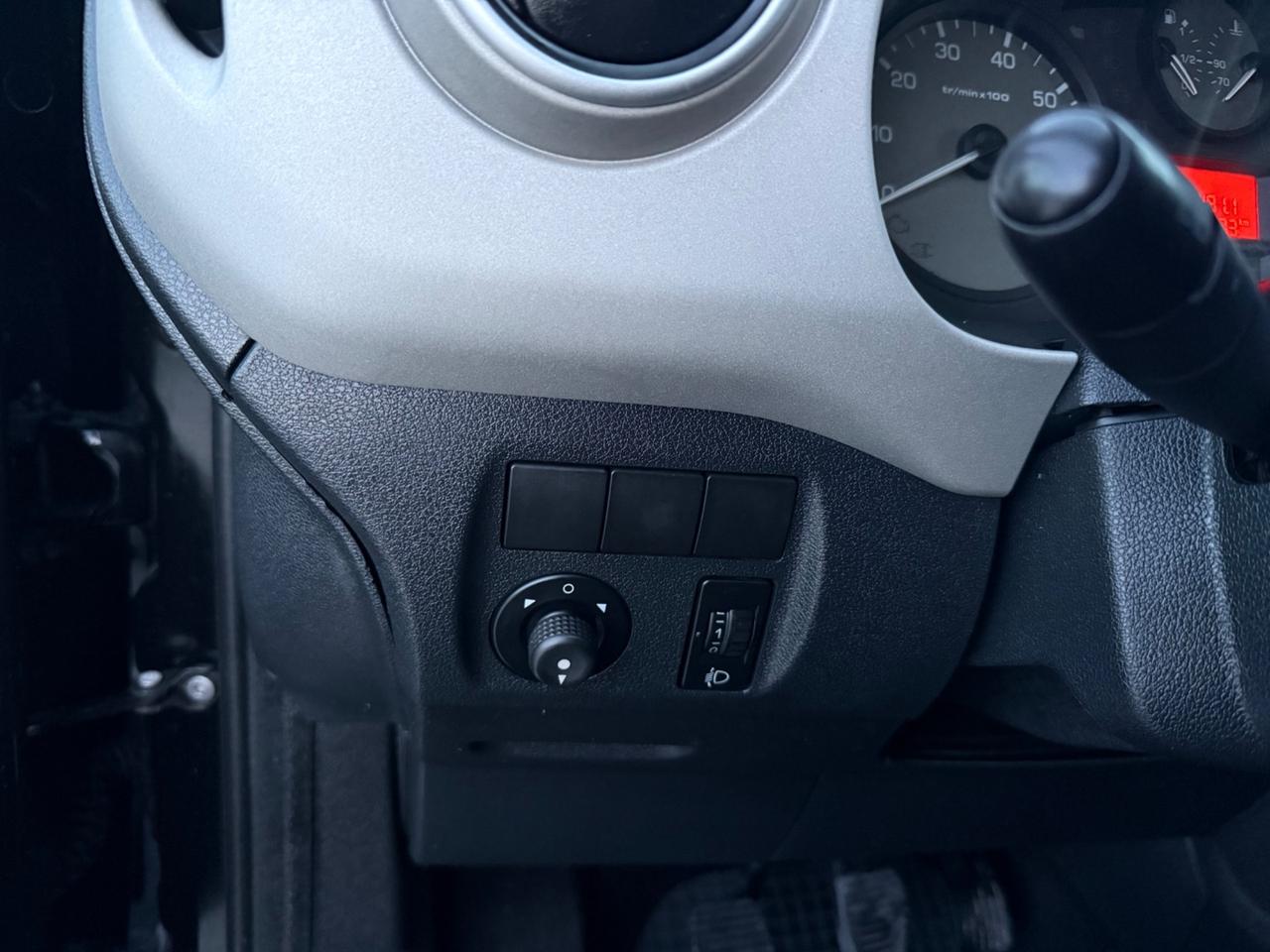 Peugeot Partner 1.6 HDi 92CV AUTOCARRO