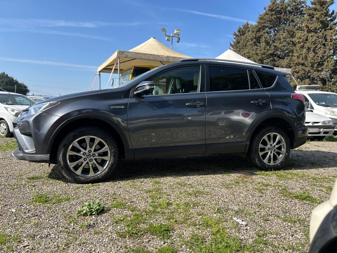 Toyota RAV4 2.5 Hybrid 2WD*NAVI*PELLE*RETROCAMERA*