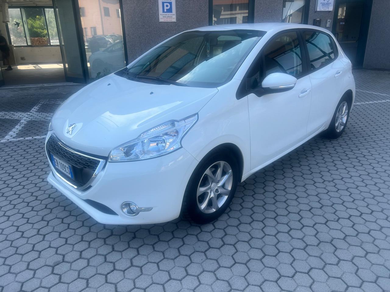 Peugeot 208 1.2 VTi 82 CV 5 porte Active