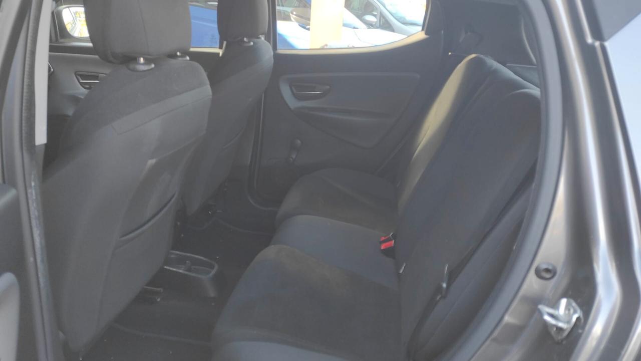 Lancia Ypsilon 0.9 TwinAir 85 CV 5 porte S&S Platinum