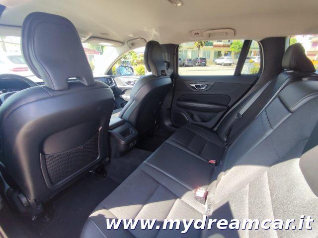 VOLVO V60 B4 (d) Geartronic Momentum Business Pro