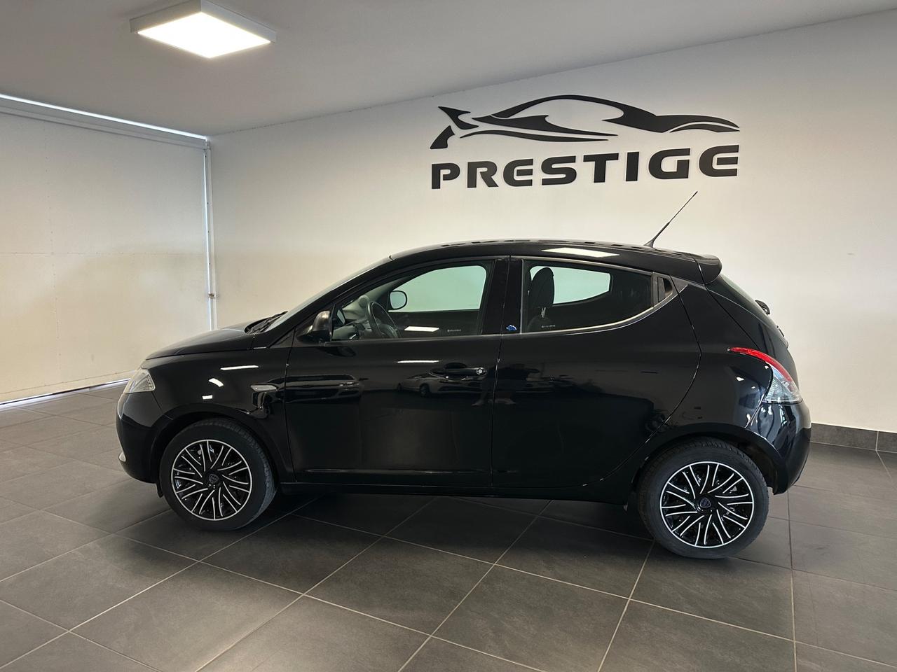 LANCIA YPSILON 1.2 BENZINA 69CV NEOPATENTATI