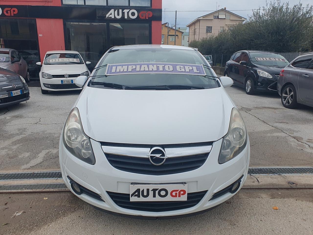 Opel Corsa 1.2 80CV 3 porte GPL Neopatent 2010